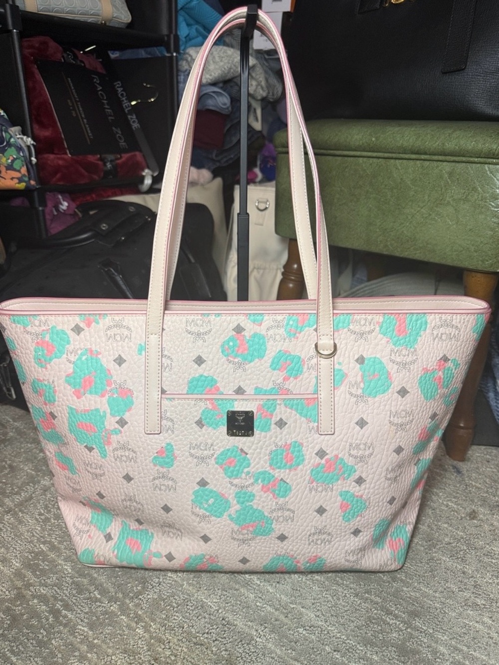 MCM Pastel Leopard Visetos
Tote Bag